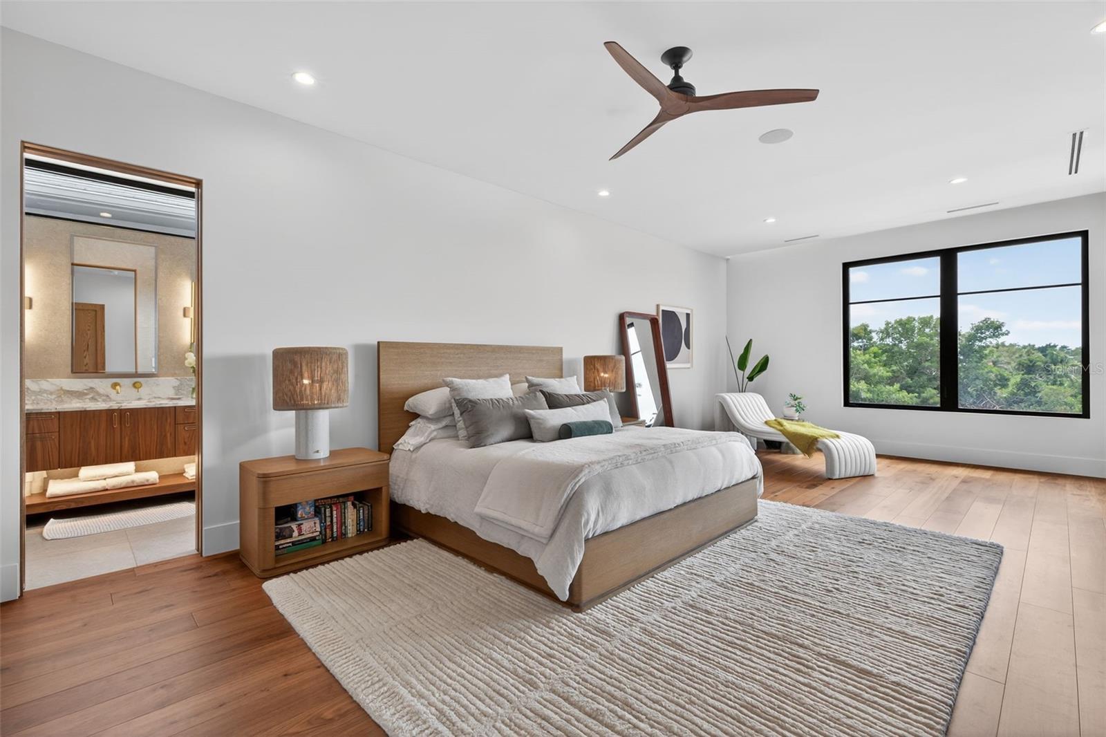 TB8491778 Property Photo