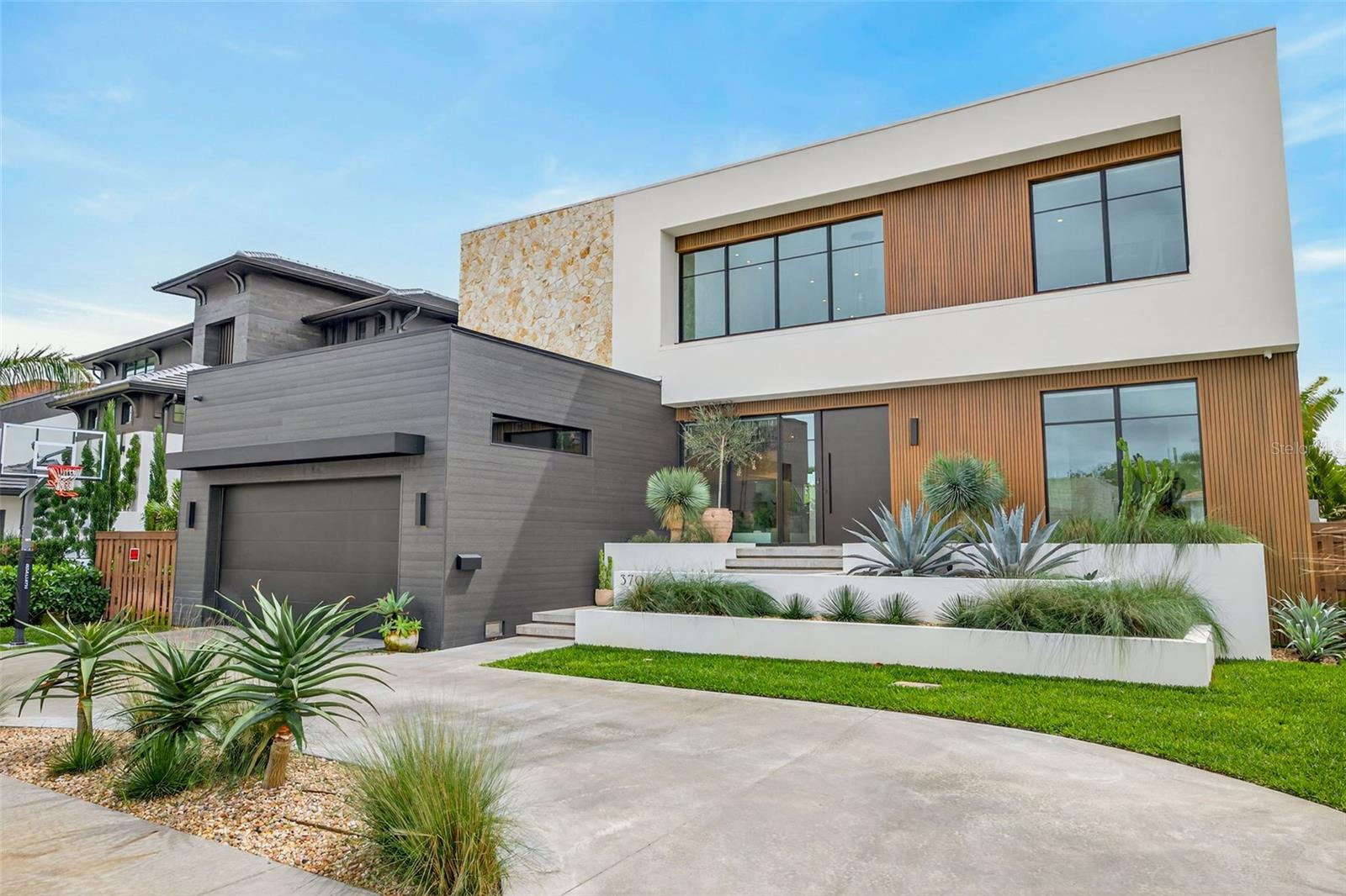 TB8491778 Property Photo