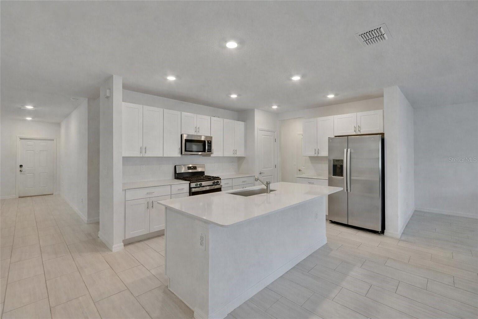 34780 RAINVILLE LOOP, ZEPHYRHILLS, FL, 33541