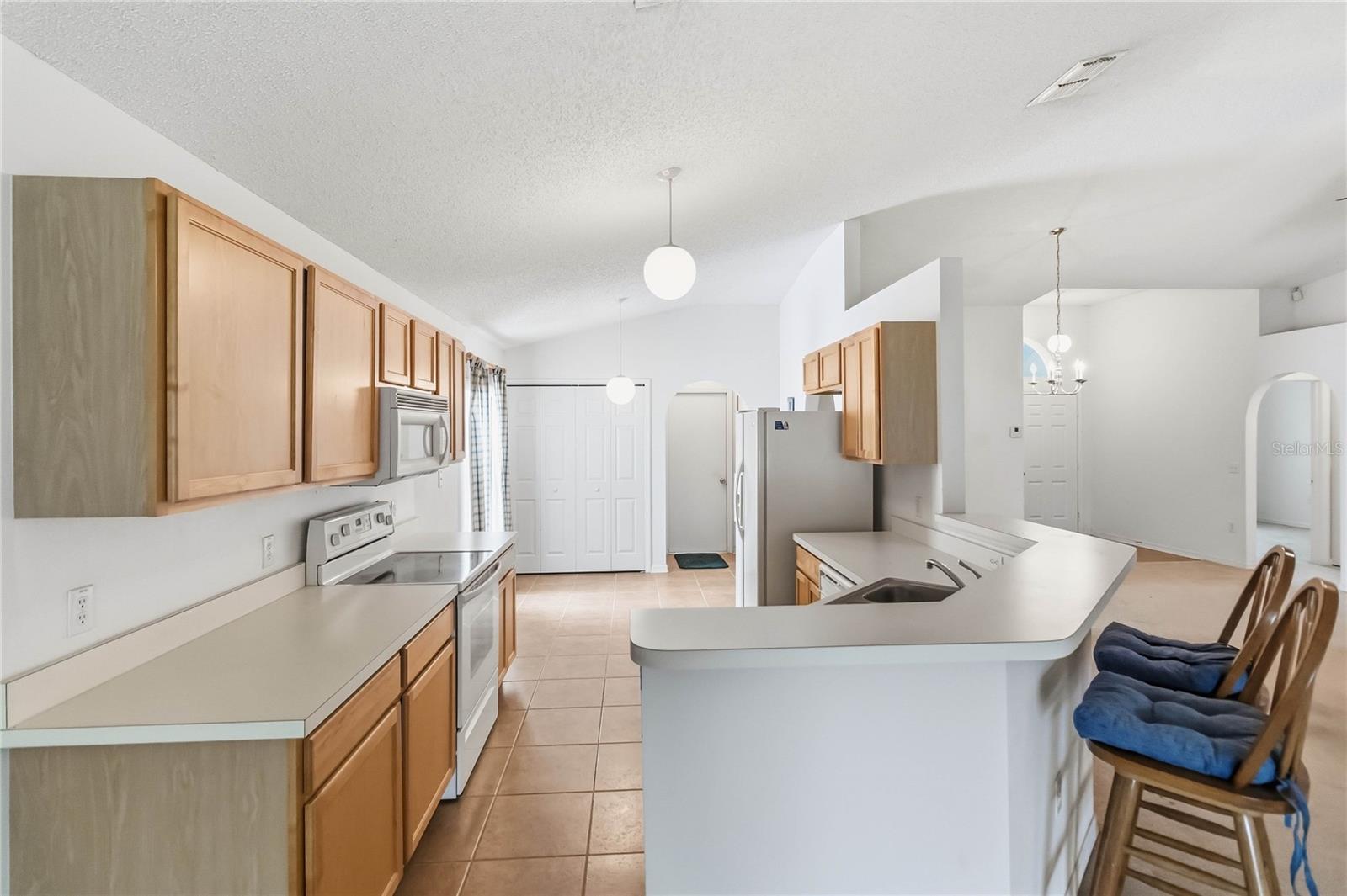 273 CURTIS AVE, GROVELAND, FL, 34736