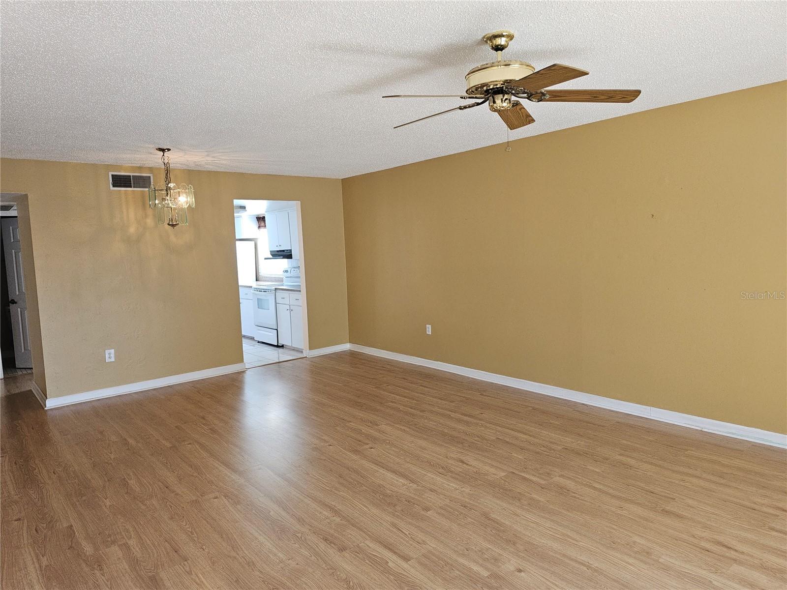 7701 STARKEY RD #102, SEMINOLE, FL, 33777