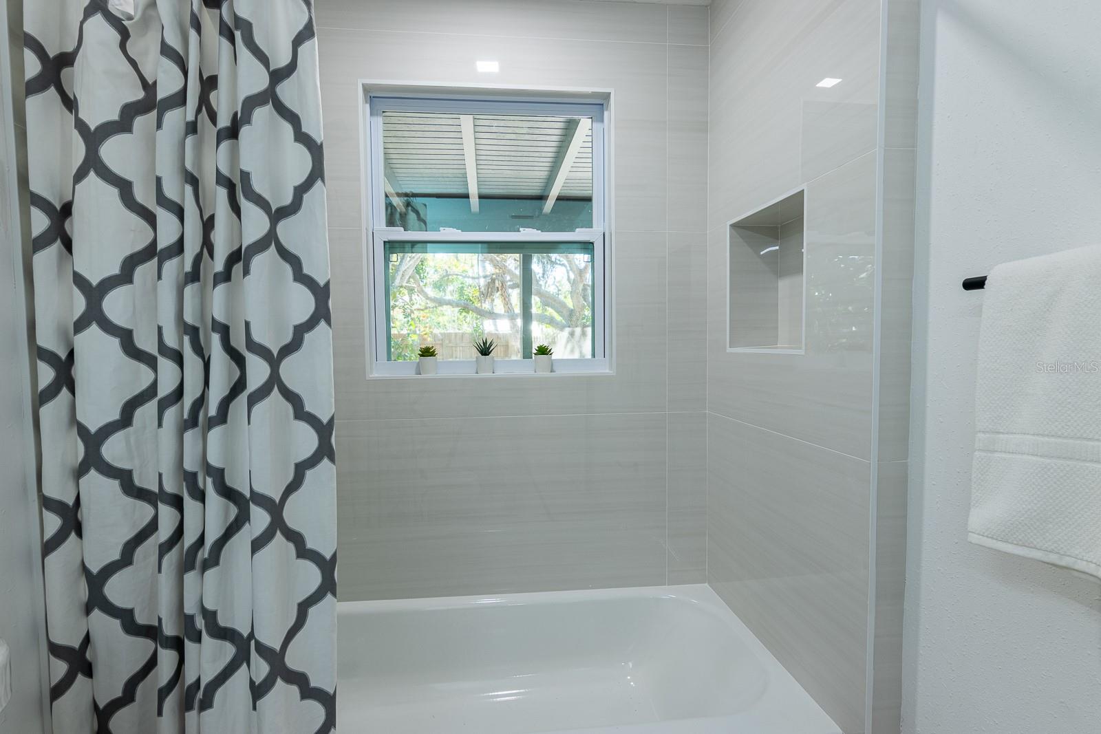 420 ARCHIBALD AVE, SARASOTA, FL, 34243