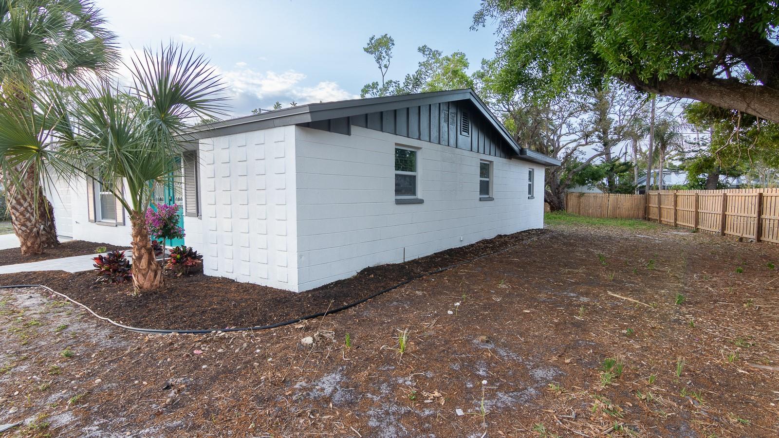 420 ARCHIBALD AVE, SARASOTA, FL, 34243