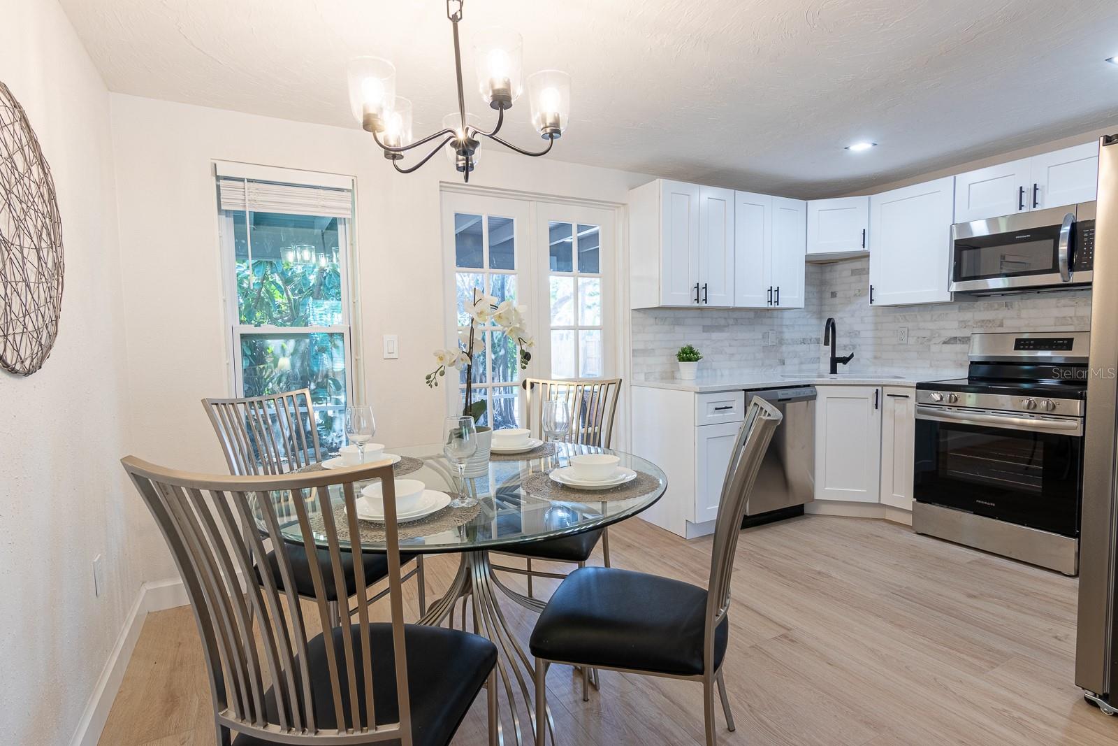 420 ARCHIBALD AVE, SARASOTA, FL, 34243