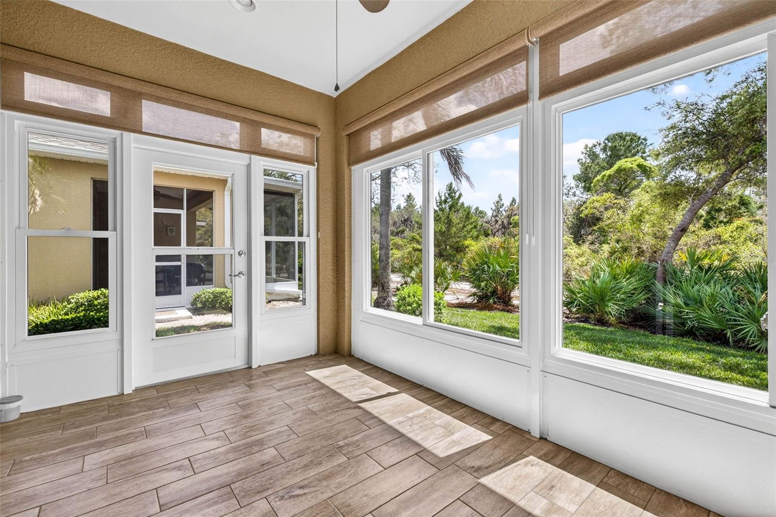 Sunroom with air conditioning backs to Little Manatee River Park