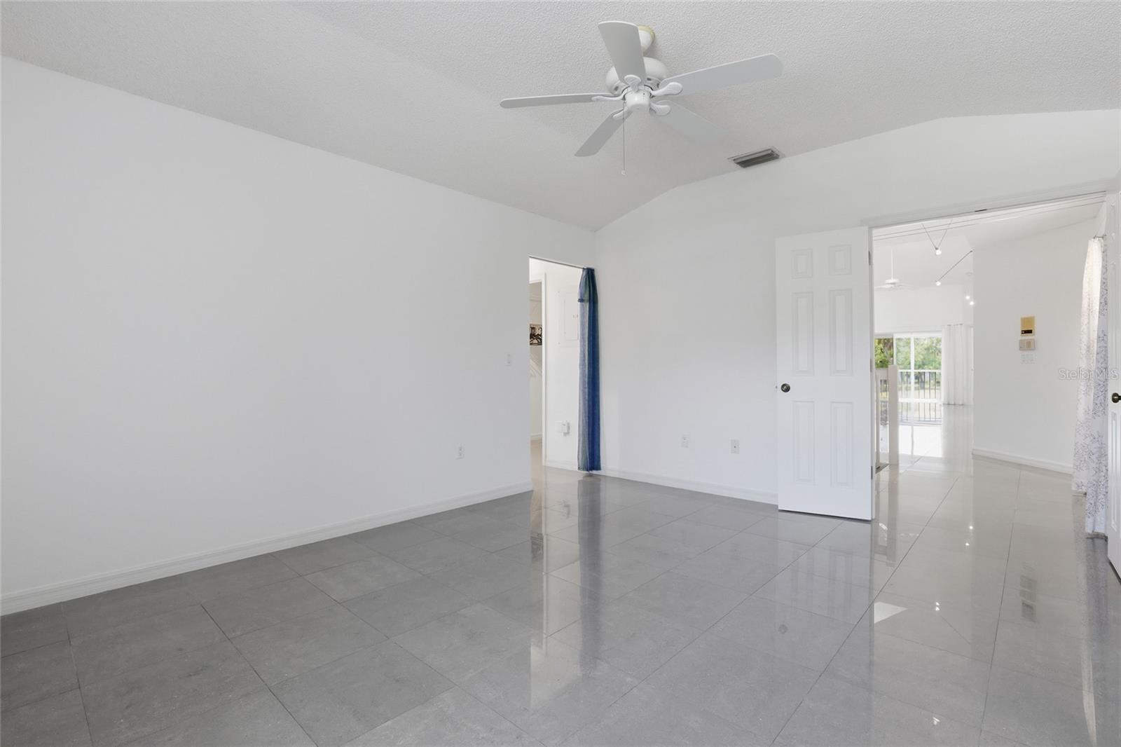5588 GOLF POINTE DR #1, SARASOTA, FL, 34243