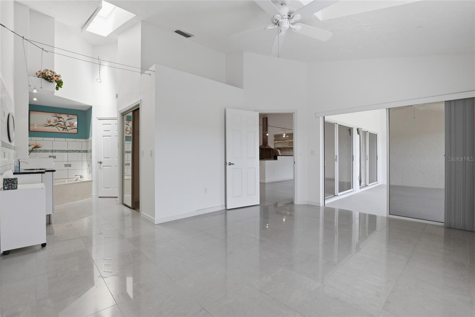 5588 GOLF POINTE DR #1, SARASOTA, FL, 34243