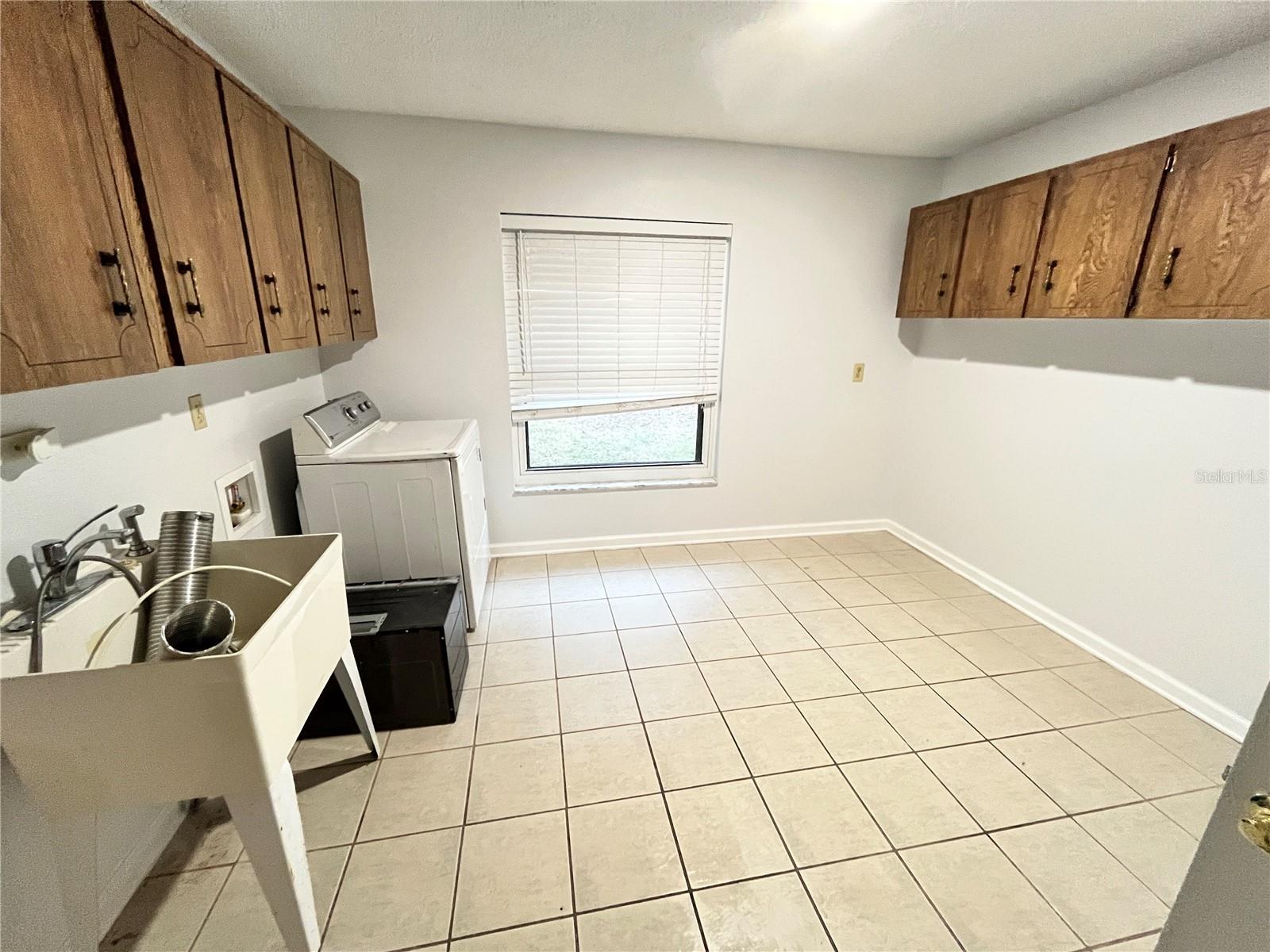 6 ROBINWOOD DR, LONGWOOD, FL, 32779
