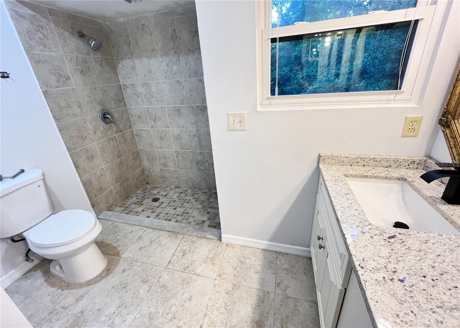 6 ROBINWOOD DR, LONGWOOD, FL, 32779