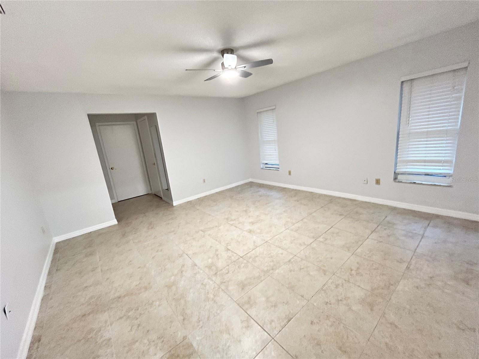 6 ROBINWOOD DR, LONGWOOD, FL, 32779