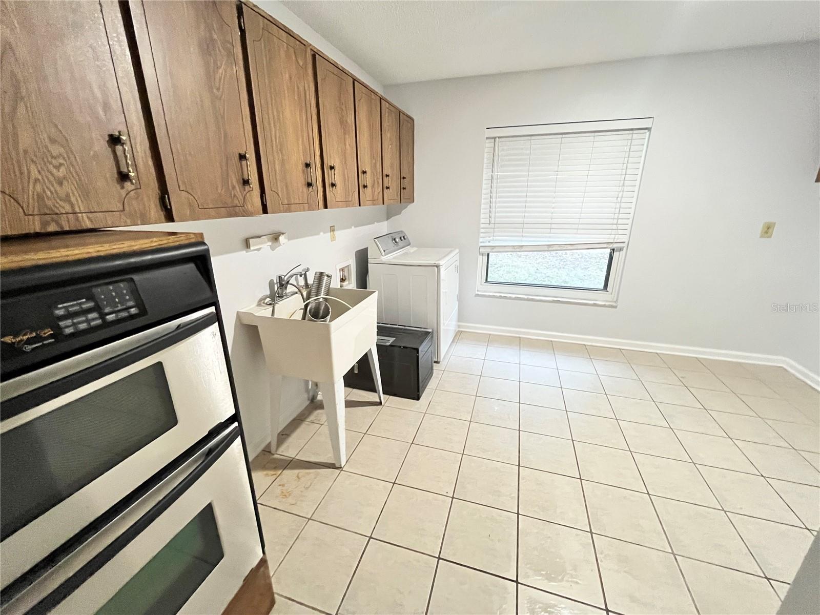 6 ROBINWOOD DR, LONGWOOD, FL, 32779