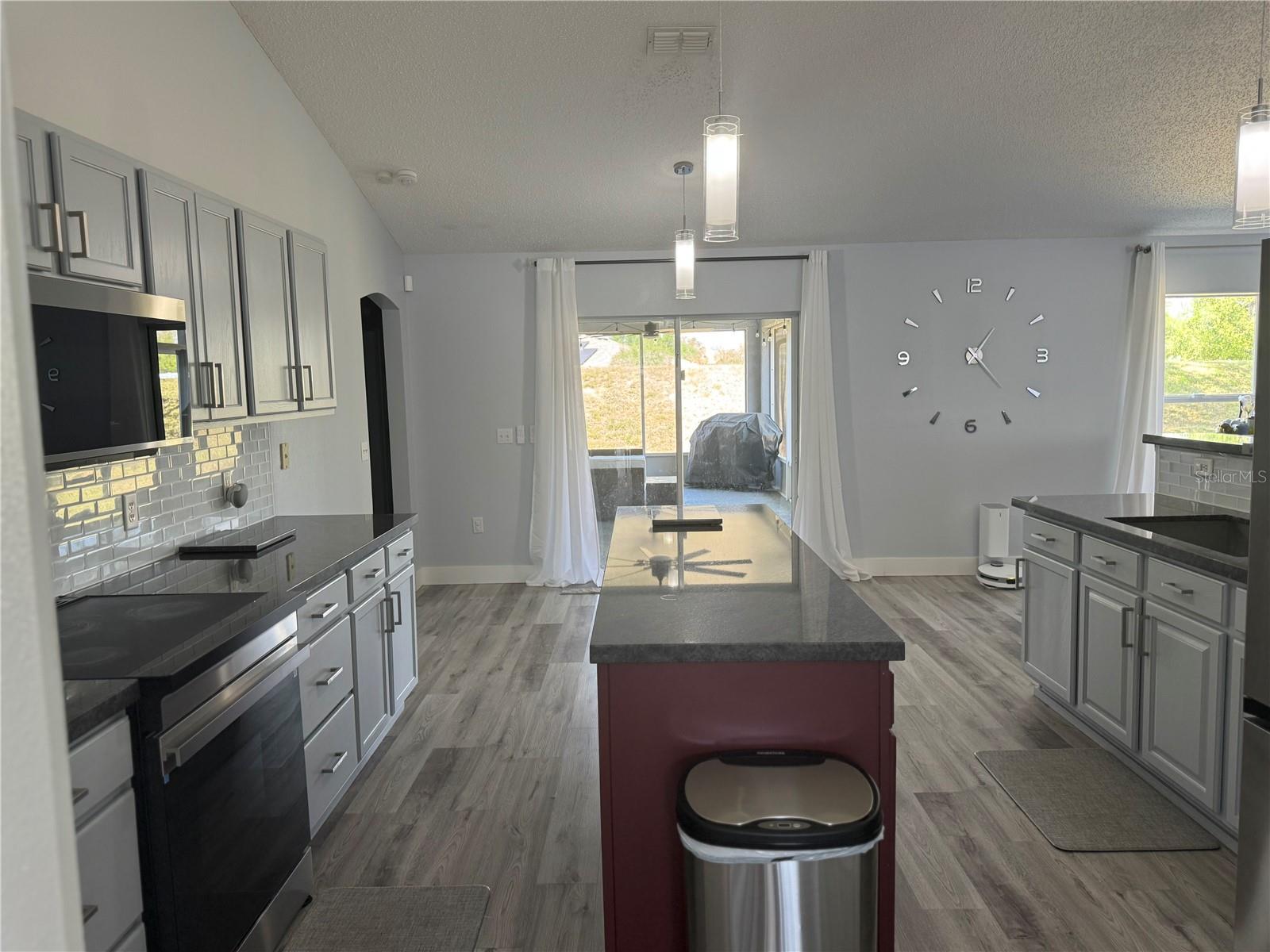 1109 UNION AVE, MASCOTTE, FL, 34753