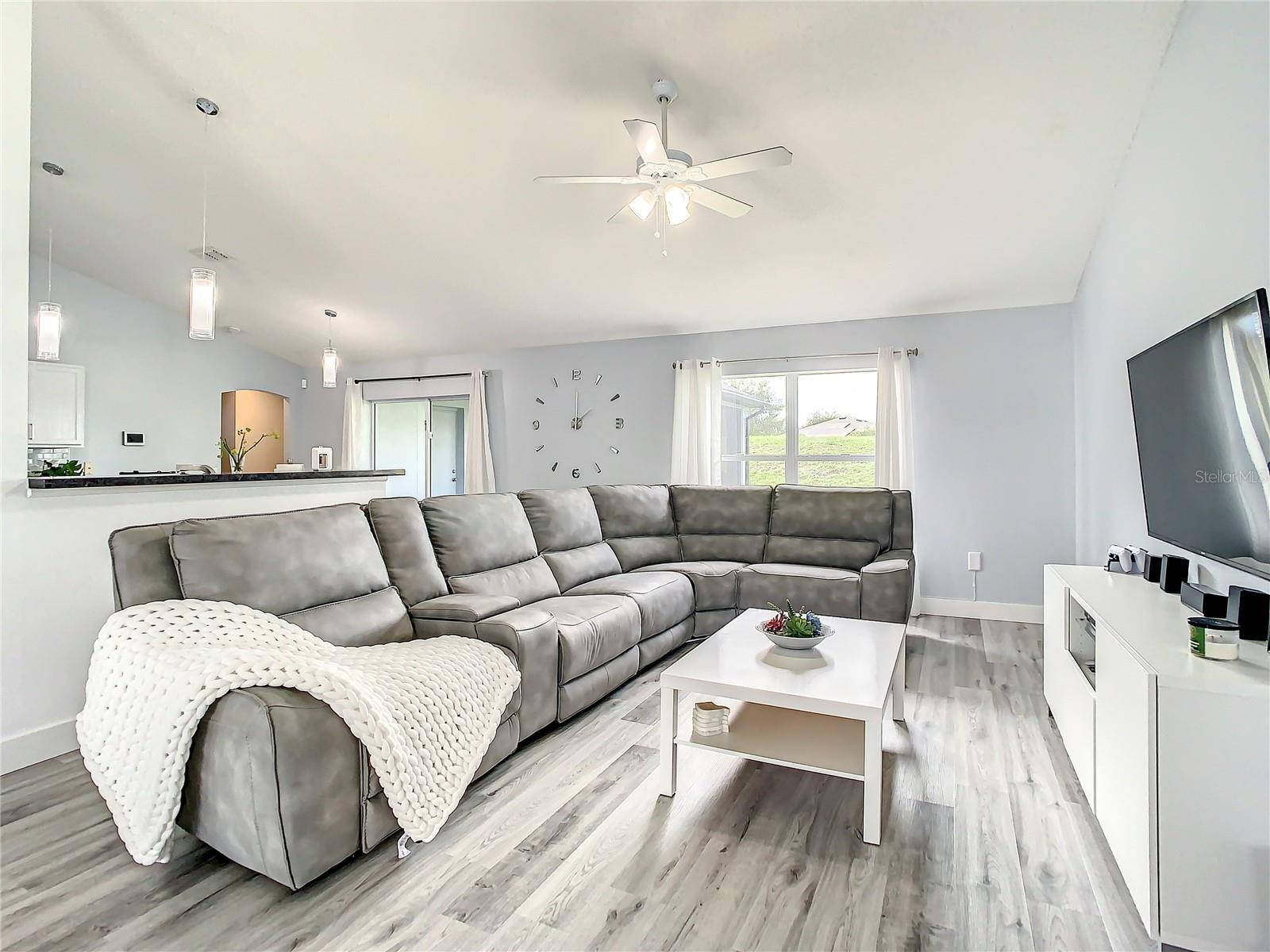1109 UNION AVE, MASCOTTE, FL, 34753