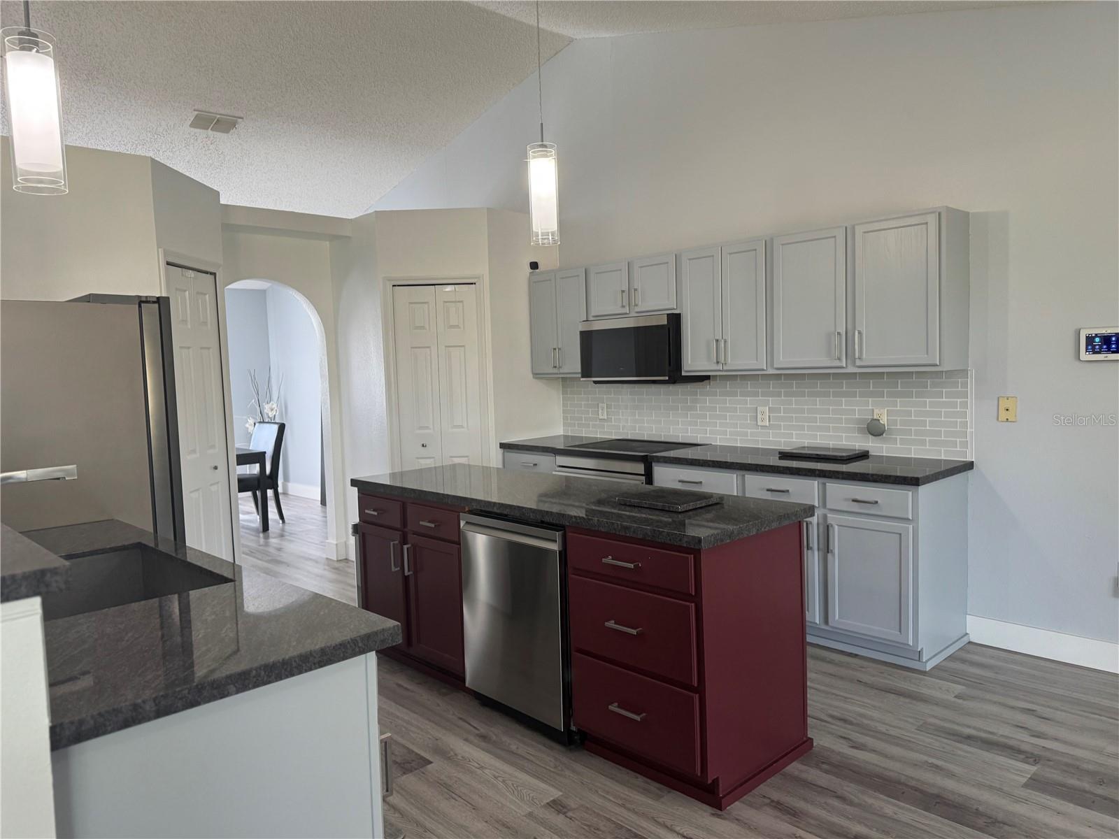1109 UNION AVE, MASCOTTE, FL, 34753