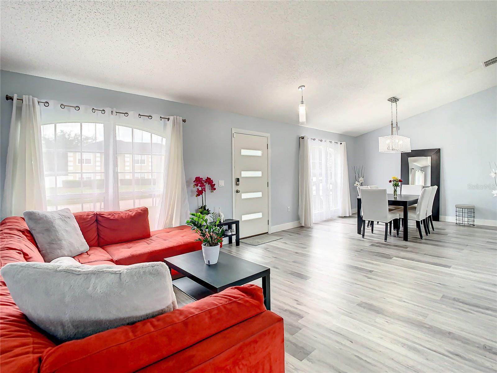 1109 UNION AVE, MASCOTTE, FL, 34753