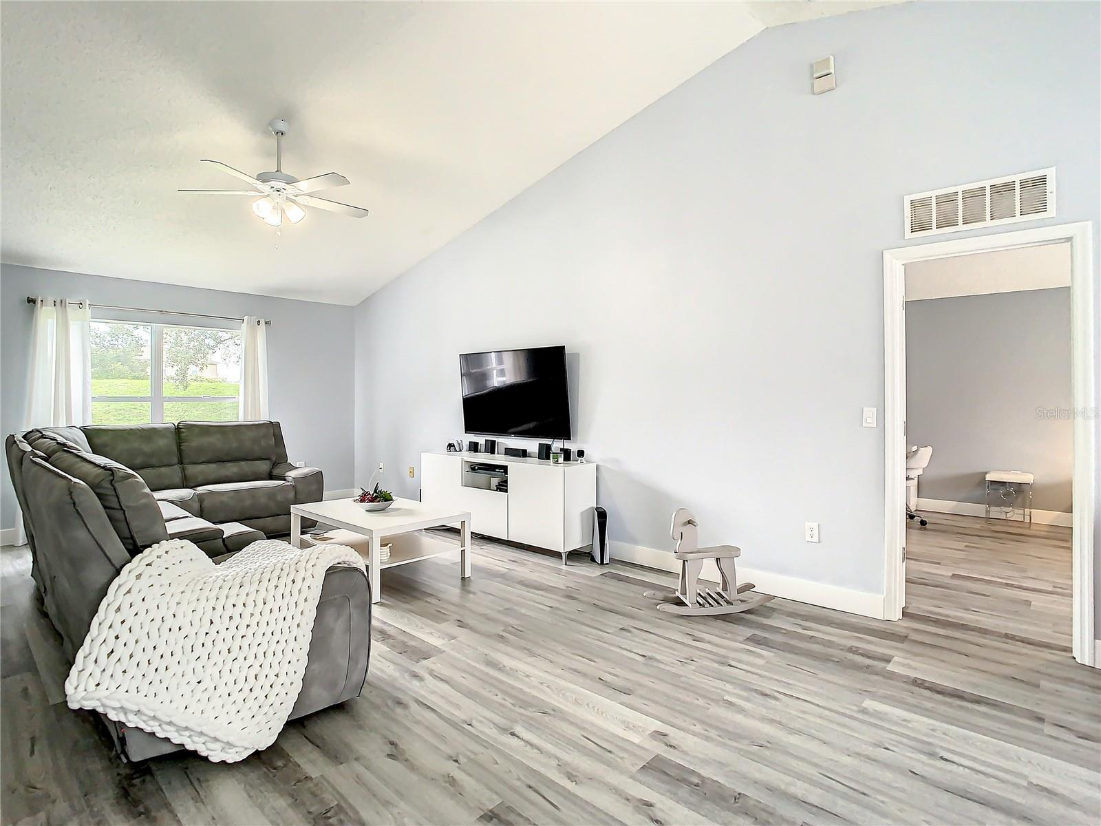 1109 UNION AVE, MASCOTTE, FL, 34753