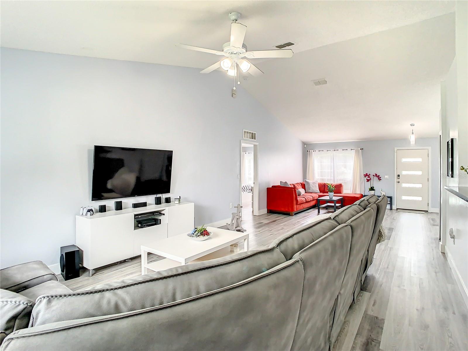 1109 UNION AVE, MASCOTTE, FL, 34753
