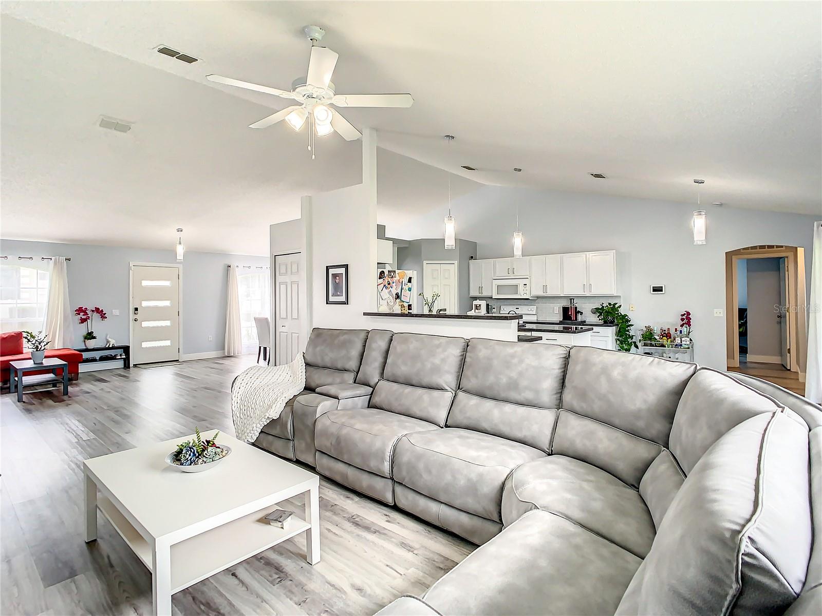 1109 UNION AVE, MASCOTTE, FL, 34753