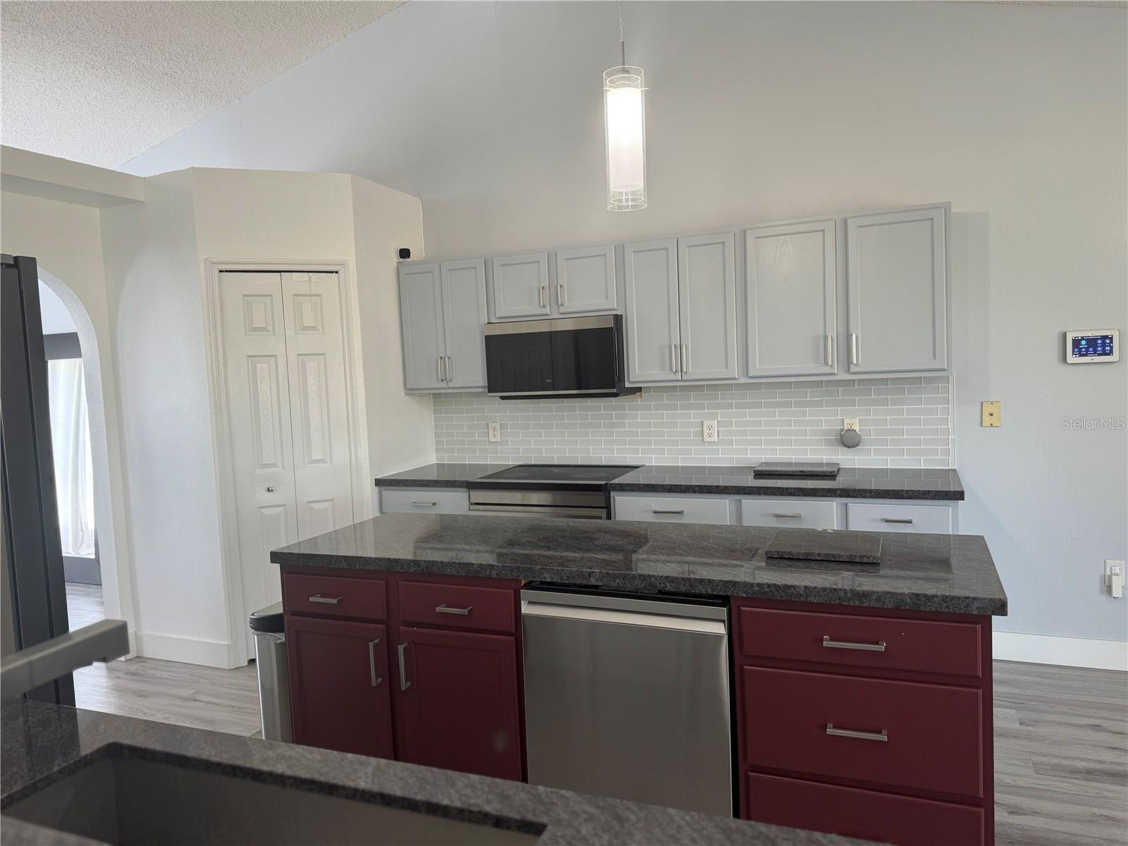 1109 UNION AVE, MASCOTTE, FL, 34753
