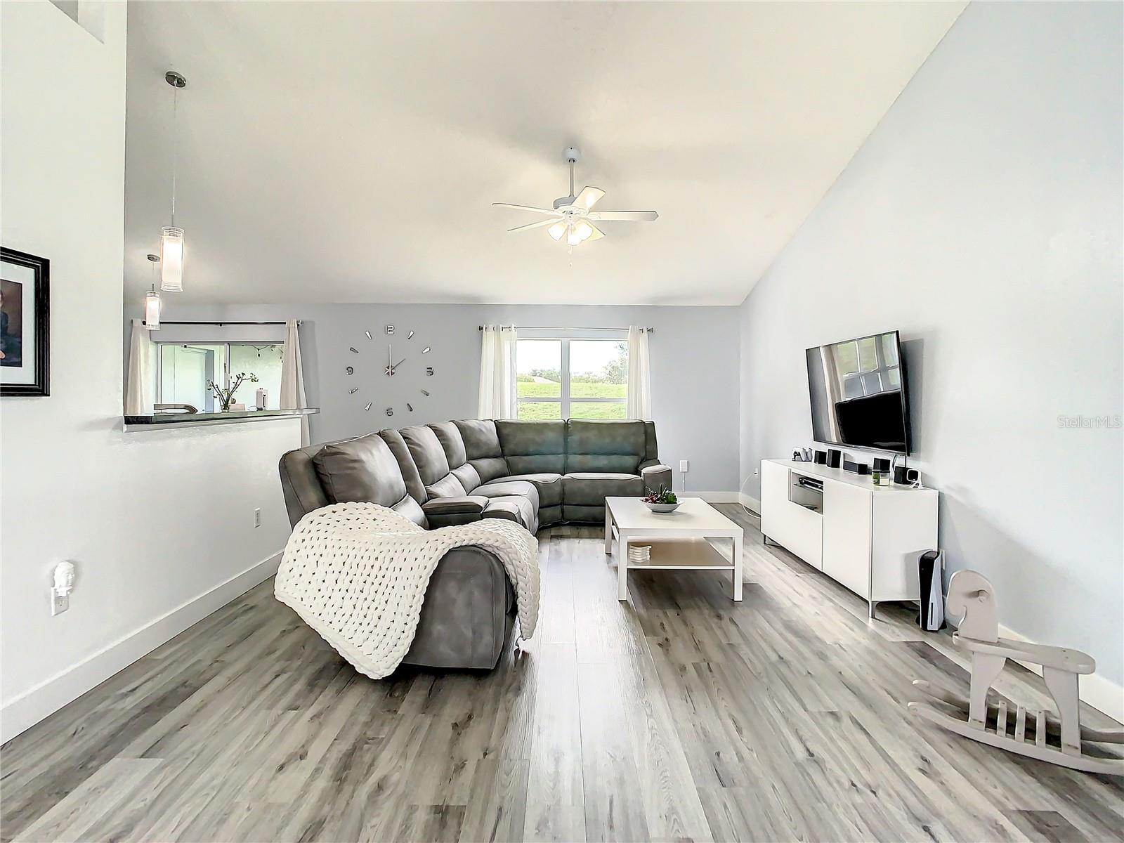 1109 UNION AVE, MASCOTTE, FL, 34753