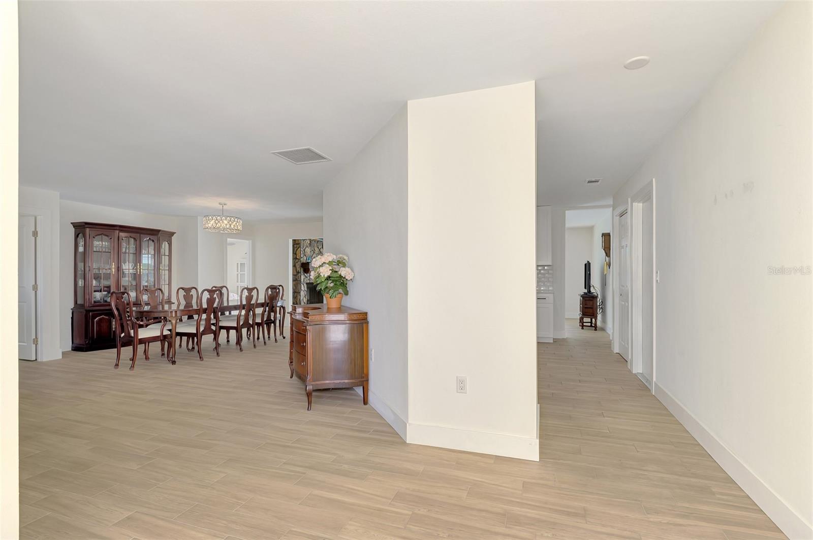 1620 MISSION VALLEY BLVD, NOKOMIS, FL, 34275