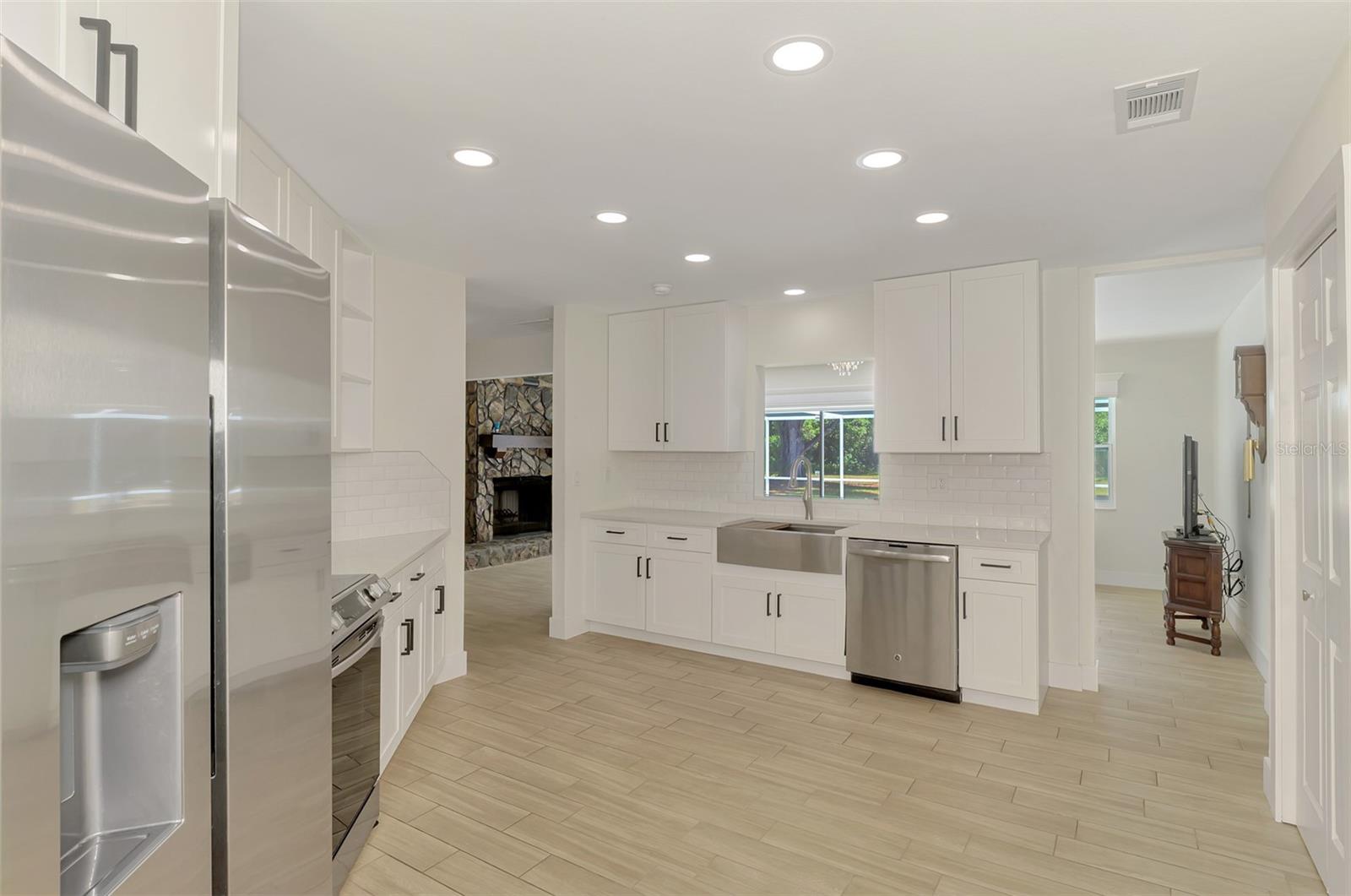 1620 MISSION VALLEY BLVD, NOKOMIS, FL, 34275