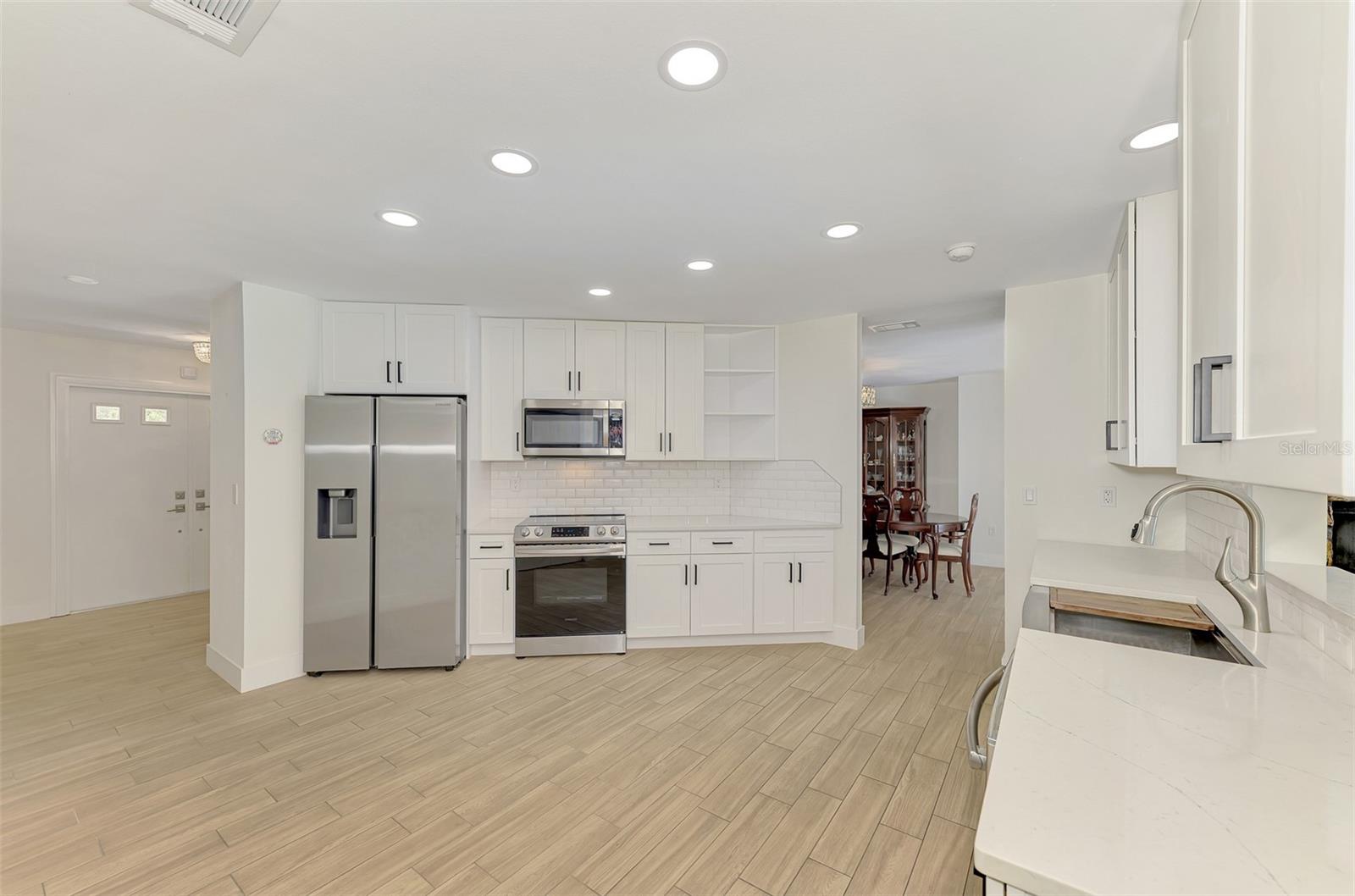 1620 MISSION VALLEY BLVD, NOKOMIS, FL, 34275