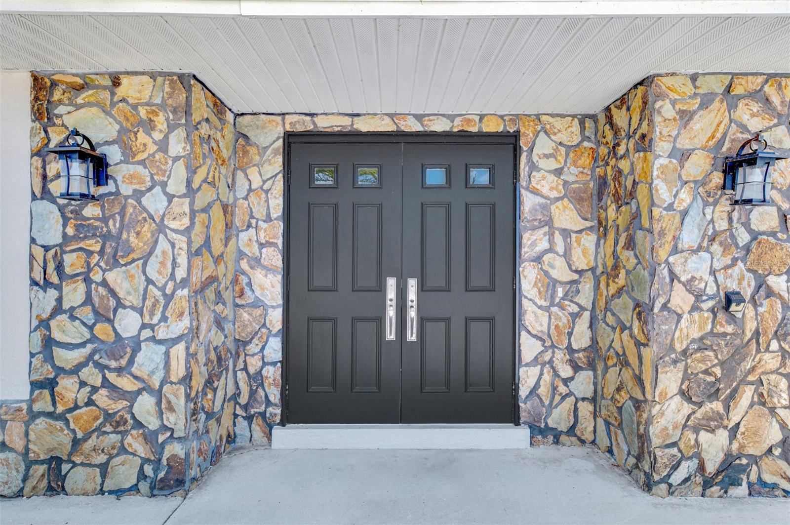1620 MISSION VALLEY BLVD, NOKOMIS, FL, 34275