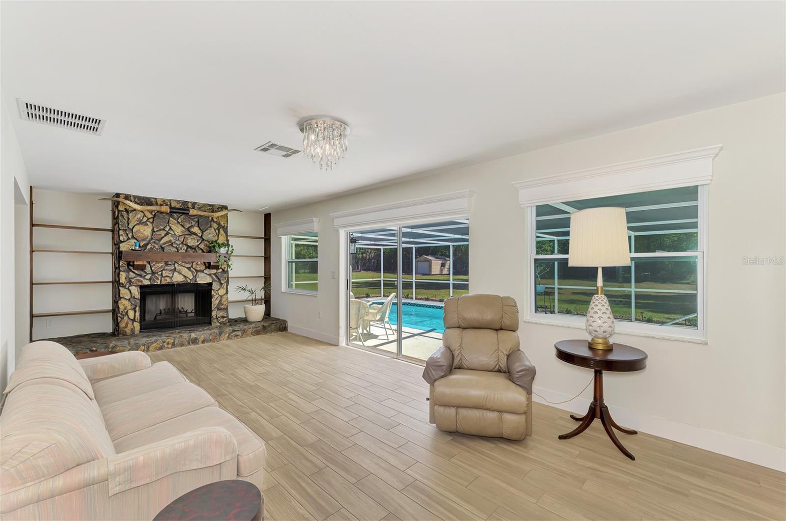 1620 MISSION VALLEY BLVD, NOKOMIS, FL, 34275