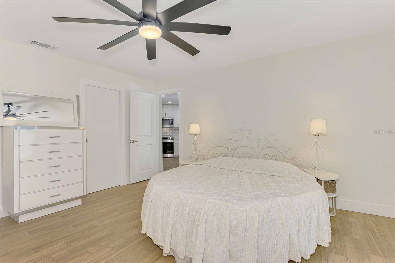 1620 MISSION VALLEY BLVD, NOKOMIS, FL, 34275