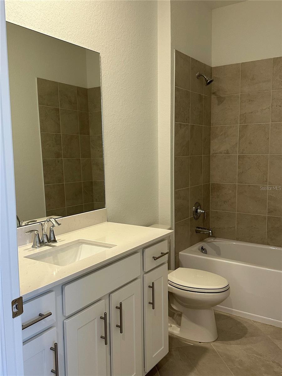 8225 SHORE LAKE DR, ENGLEWOOD, FL, 34224