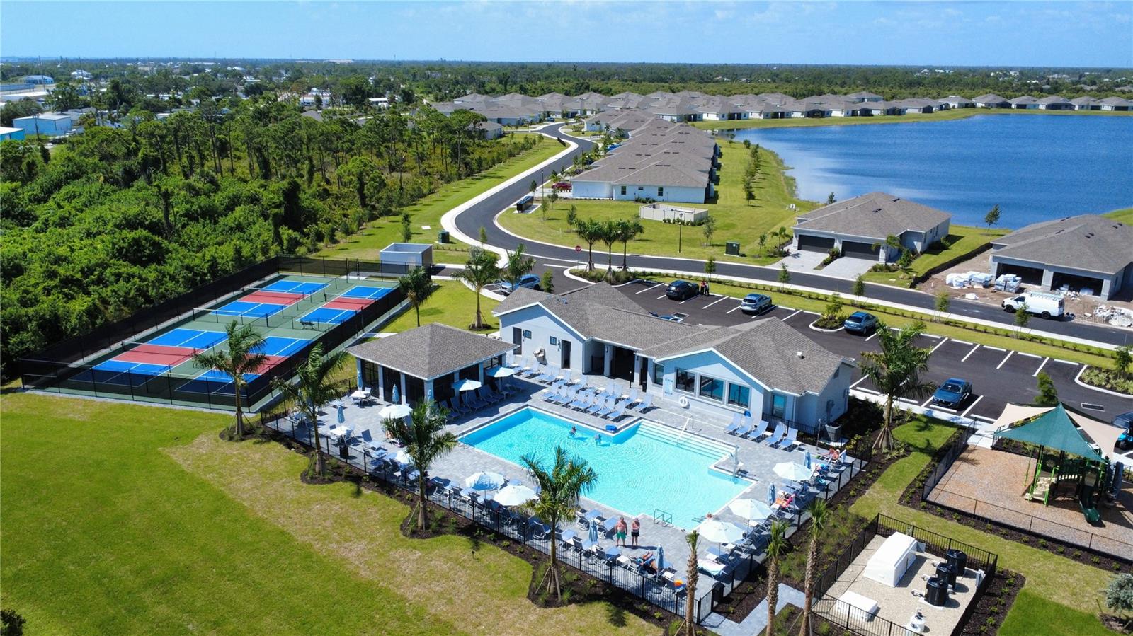 8225 SHORE LAKE DR, ENGLEWOOD, FL, 34224
