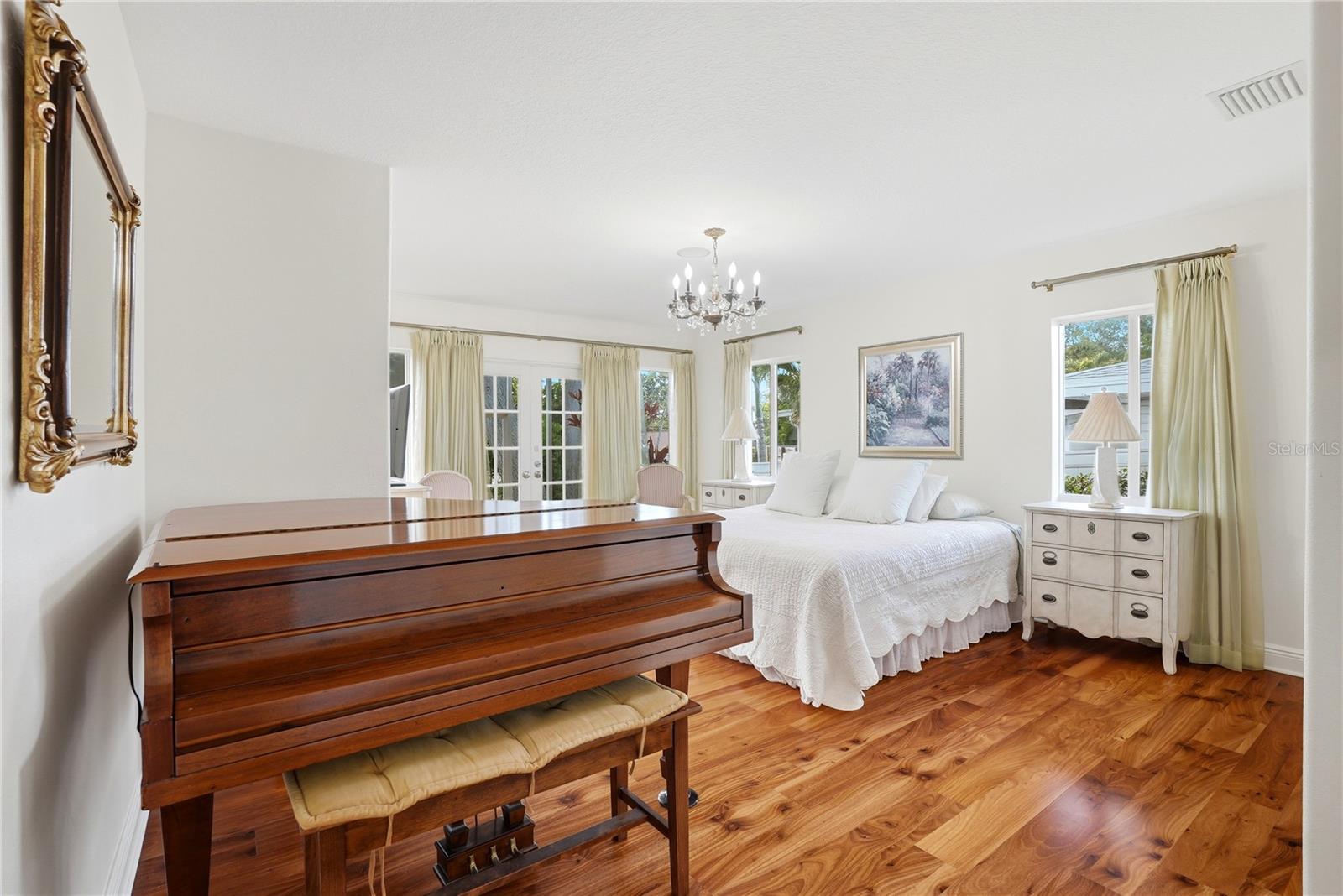 1348 HIGH BLUFF DR, LARGO, FL, 33770