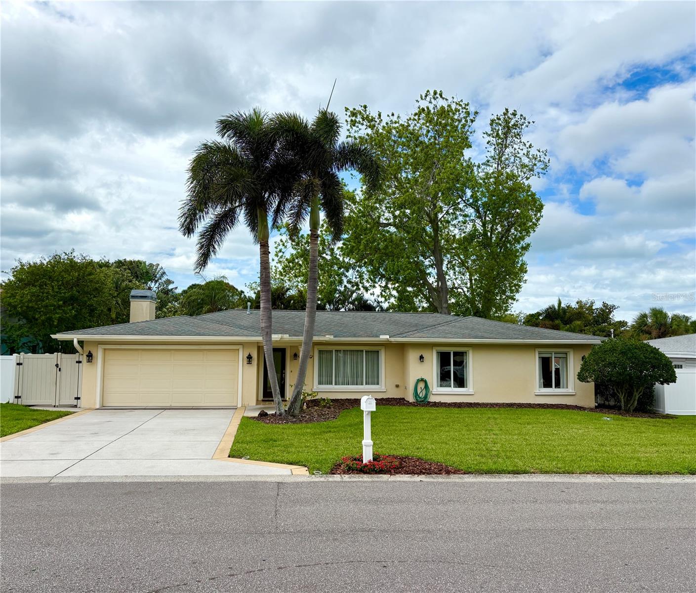 1348 HIGH BLUFF DR, LARGO, FL, 33770