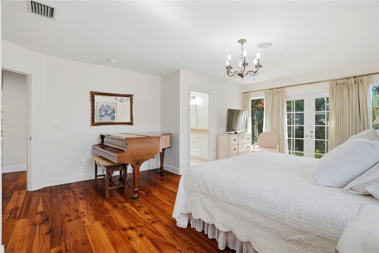 1348 HIGH BLUFF DR, LARGO, FL, 33770