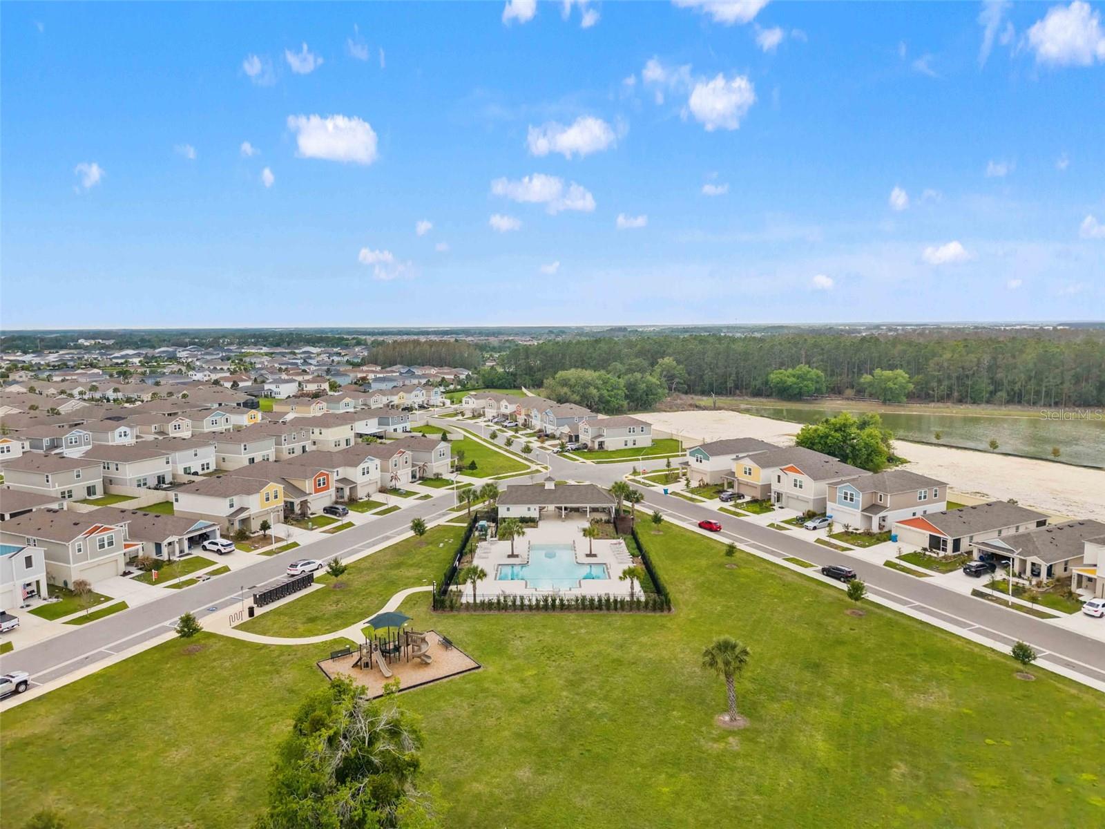 7512 WALLFLOWER TRL, WESLEY CHAPEL, FL, 33545