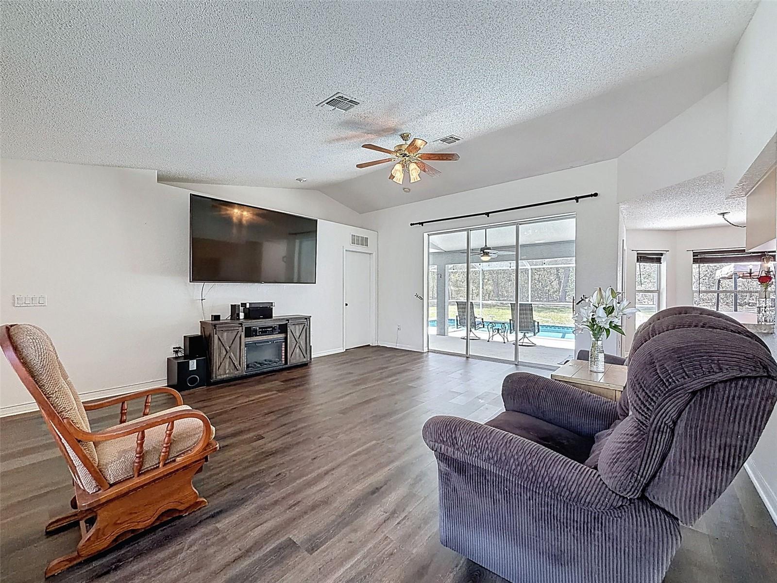 7221 NIGHTWALKER RD, WEEKI WACHEE, FL, 34613