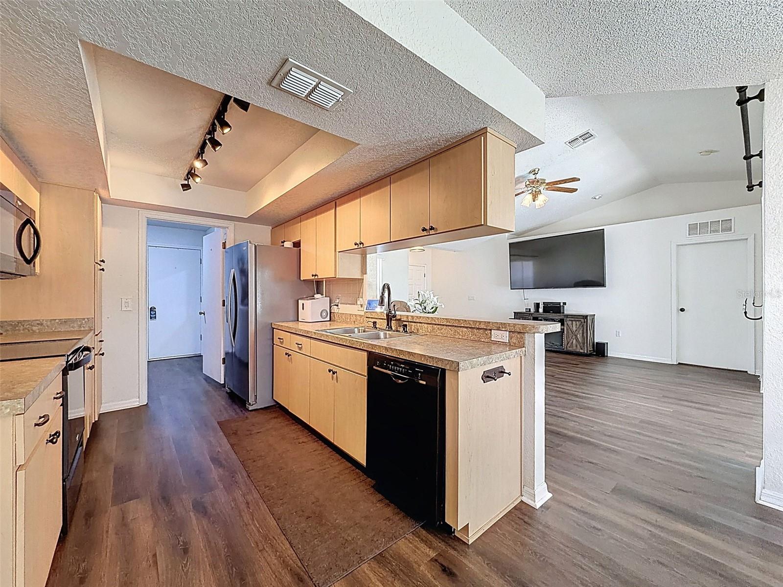 7221 NIGHTWALKER RD, WEEKI WACHEE, FL, 34613