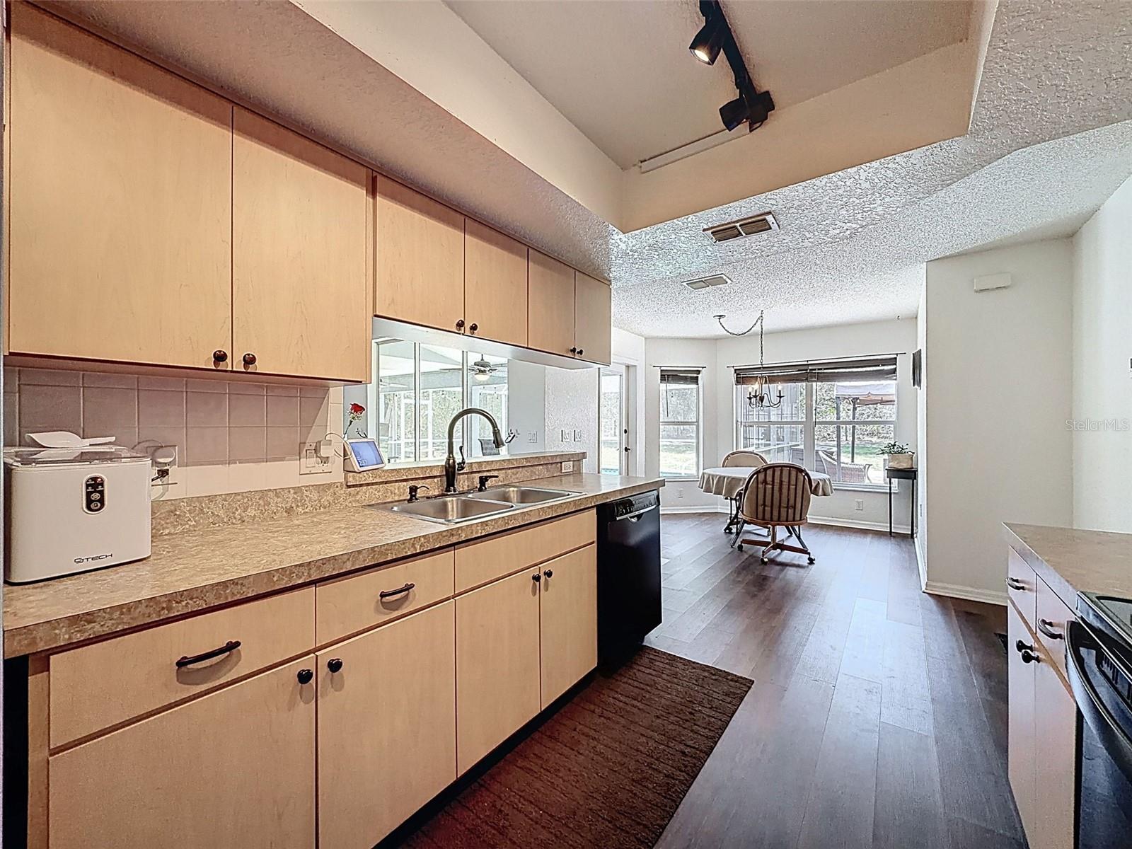 7221 NIGHTWALKER RD, WEEKI WACHEE, FL, 34613