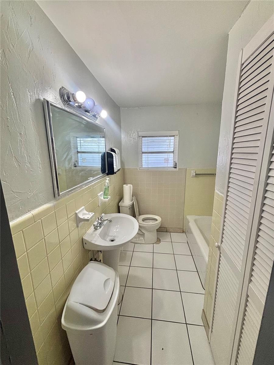 3713 W MCKAY AVE, TAMPA, FL, 33609