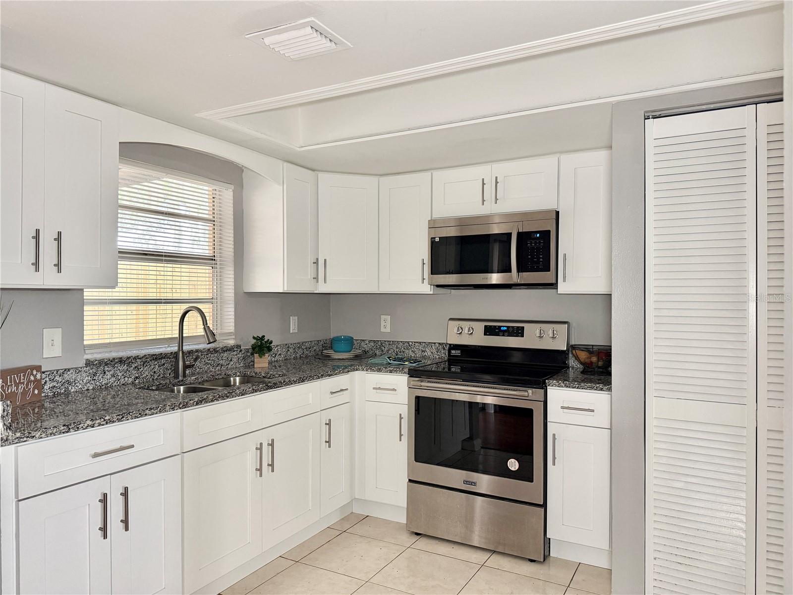 5156 TENNIS COURT CIRCLE, TAMPA, FL, 33617