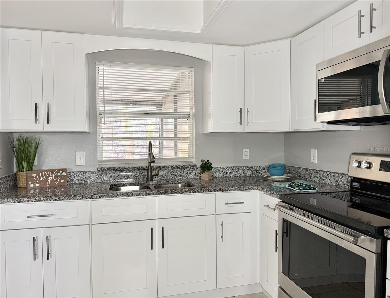 5156 TENNIS COURT CIRCLE, TAMPA, FL, 33617