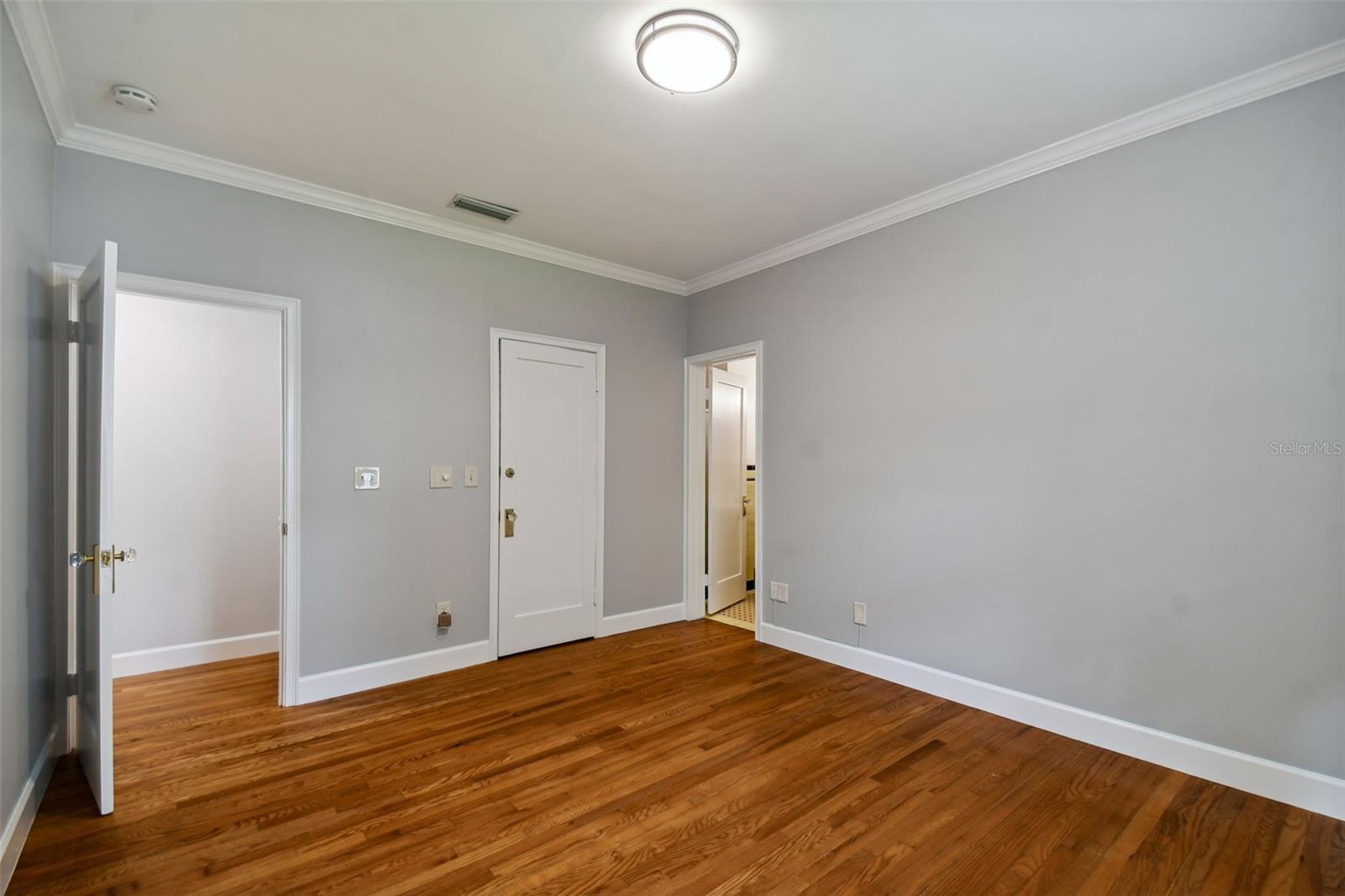 2918 W COACHMAN AVE, TAMPA, FL, 33611