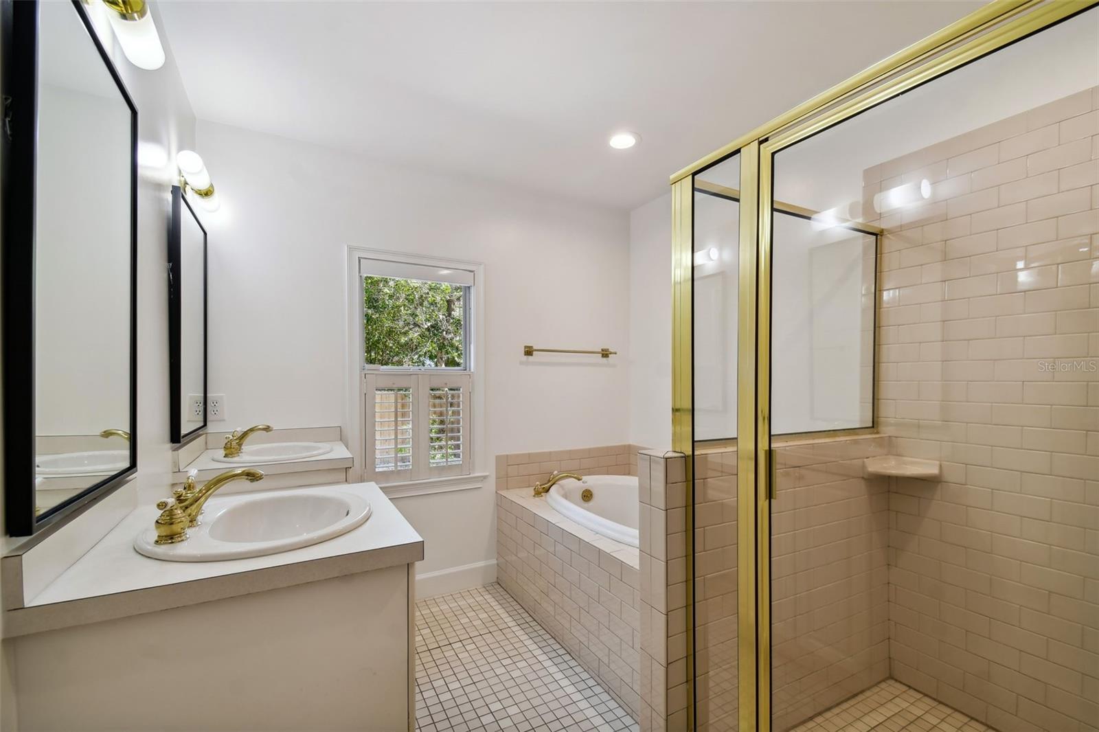 2918 W COACHMAN AVE, TAMPA, FL, 33611