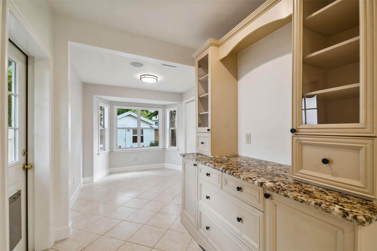 2918 W COACHMAN AVE, TAMPA, FL, 33611