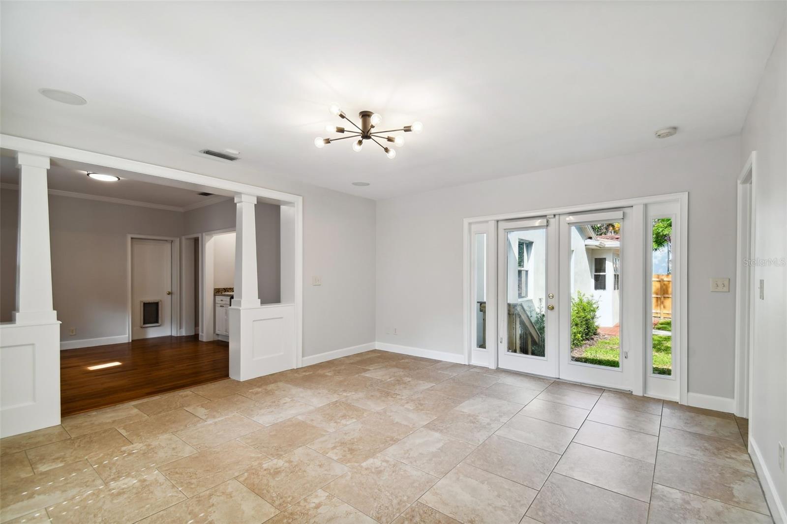 2918 W COACHMAN AVE, TAMPA, FL, 33611