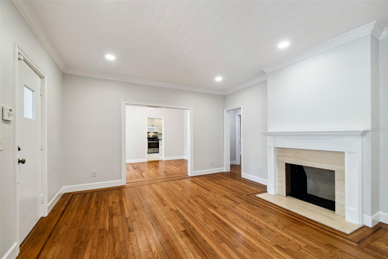 2918 W COACHMAN AVE, TAMPA, FL, 33611
