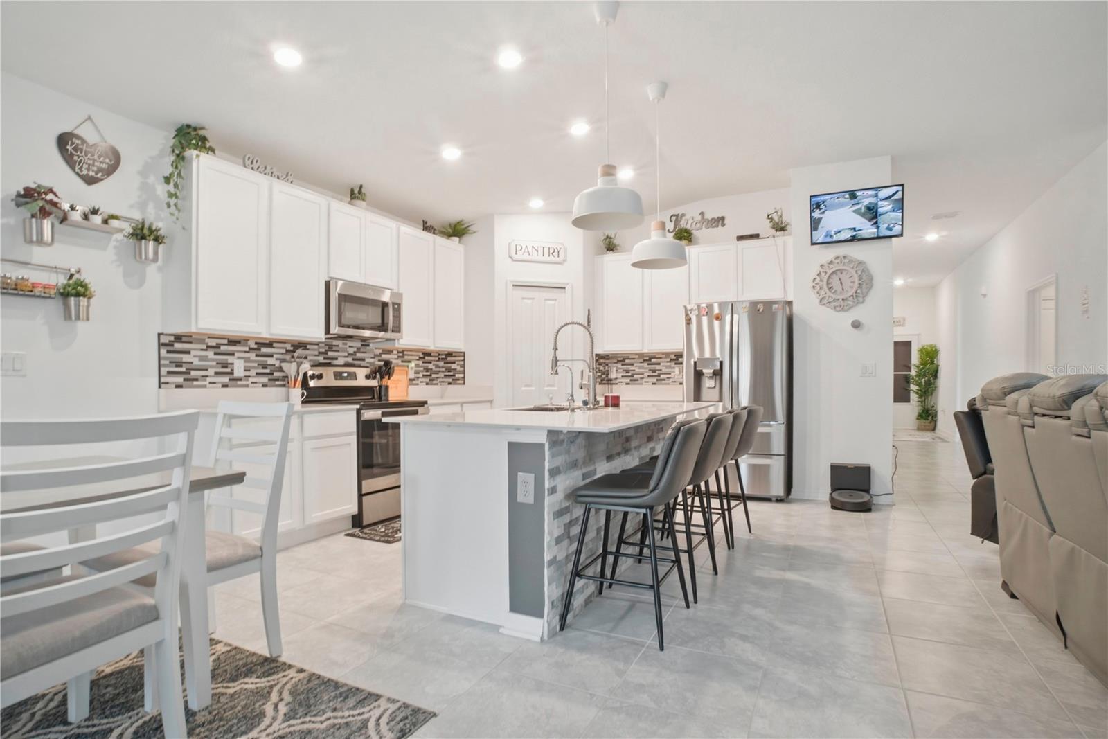 389 SINGING SANDS CIR, LAKE WALES, FL, 33859