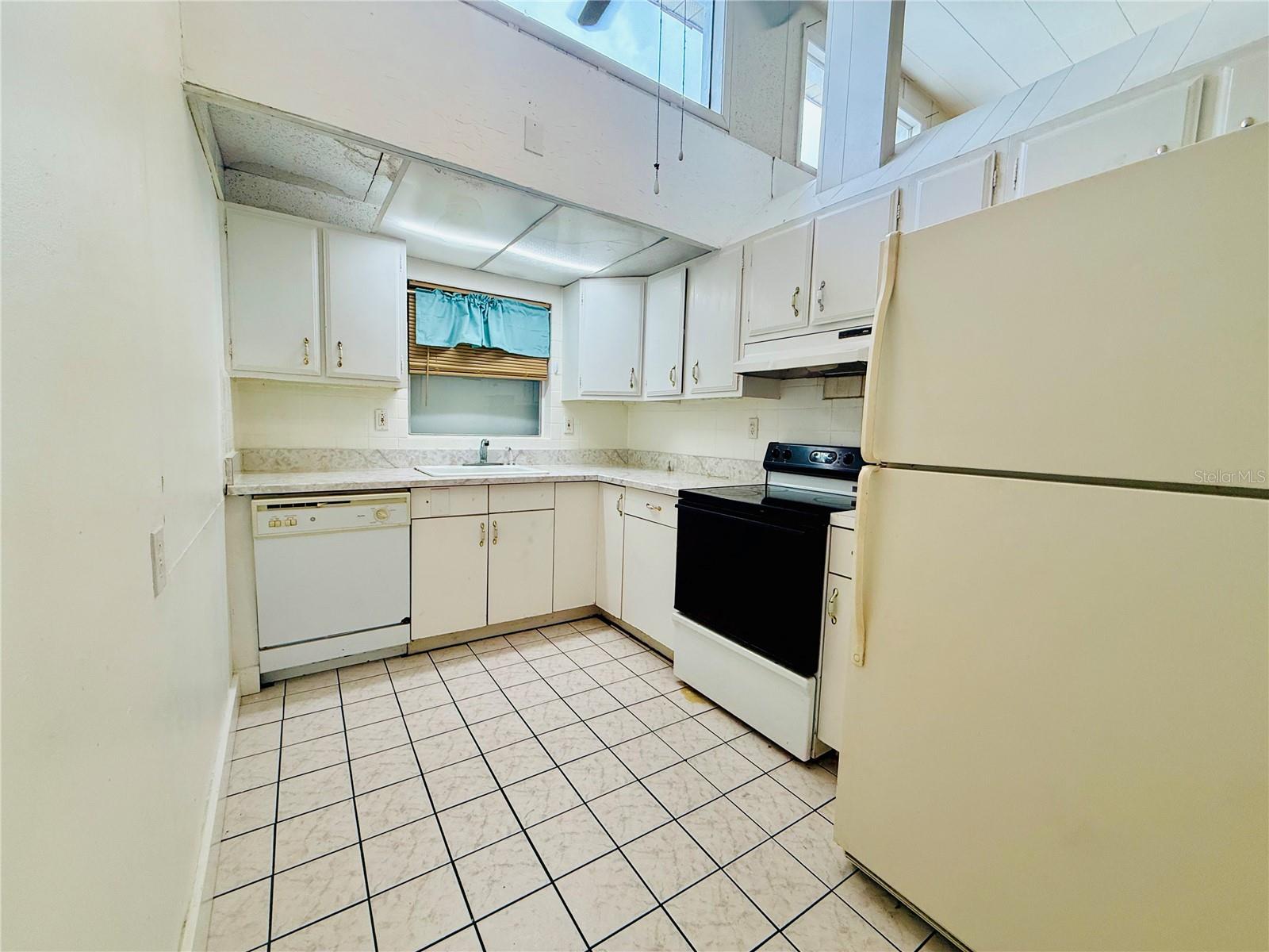 164 TRADEWINDS DR NW, PORT CHARLOTTE, FL, 33952