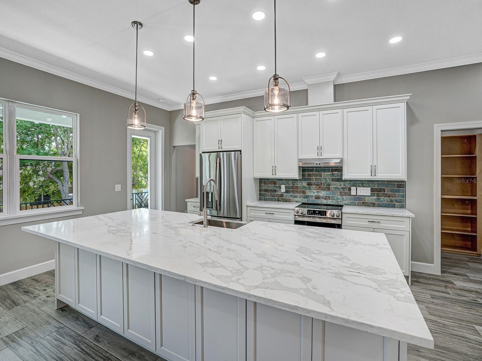 108 IRWIN ST E, SAFETY HARBOR, FL, 34695